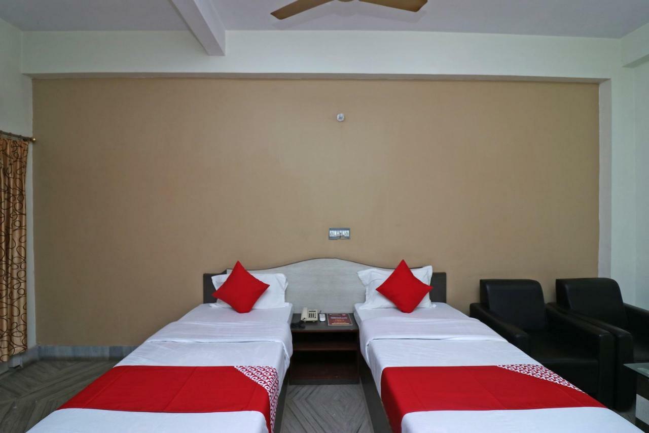Oyo 37989 Hotel Debarshi Bānkura Exterior foto
