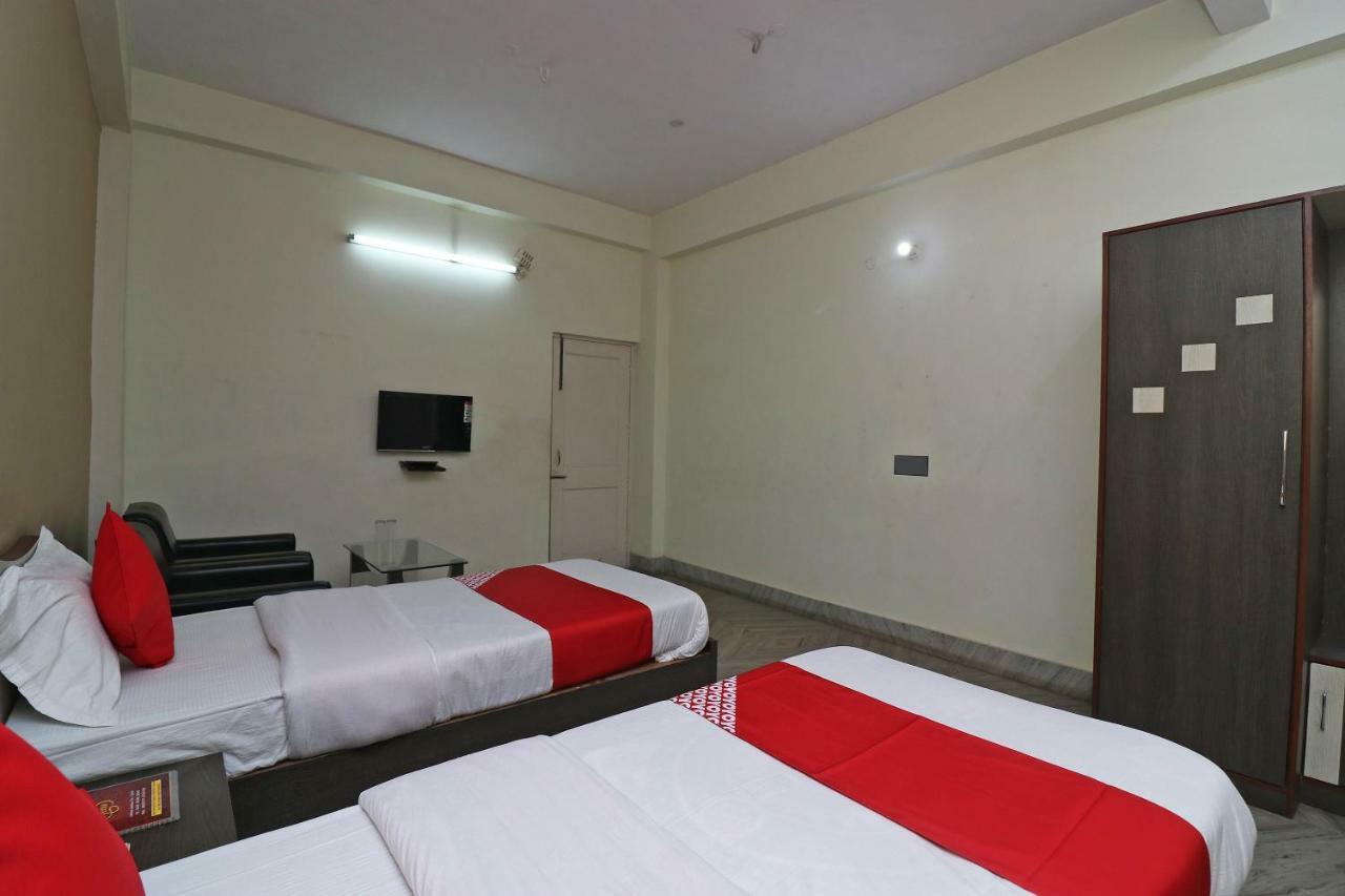 Oyo 37989 Hotel Debarshi Bānkura Exterior foto