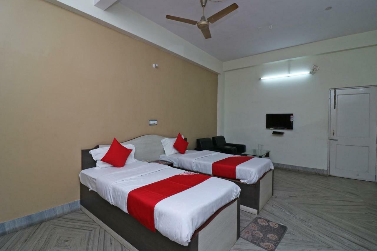 Oyo 37989 Hotel Debarshi Bānkura Exterior foto