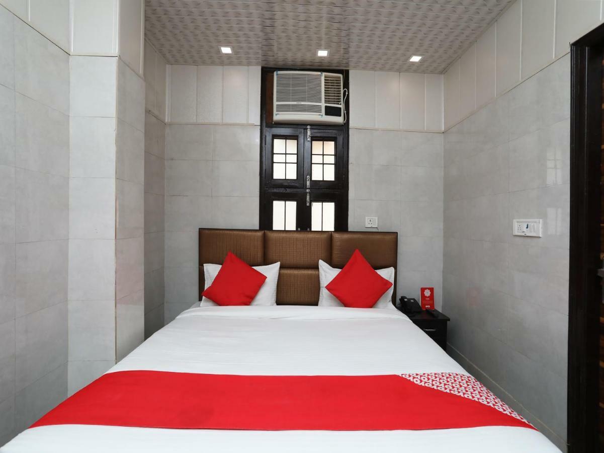 Oyo 37989 Hotel Debarshi Bānkura Exterior foto